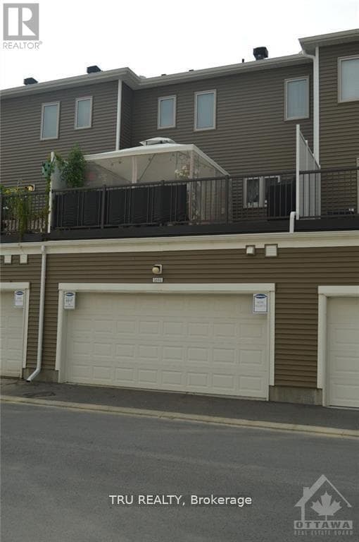 Photo du bâtiment - 1694 Maple Grove Rd