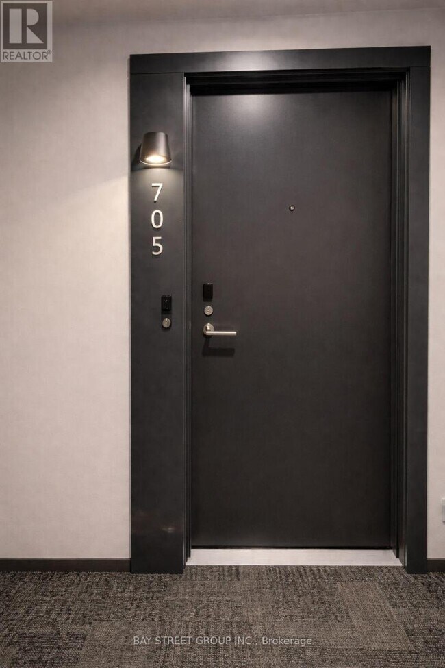 Photo du bâtiment - 180 Front St E