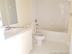 Foto del edificio - 1049 Golden Lakes Blvd