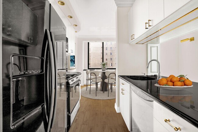 Building Photo - 200-210 E 65th St