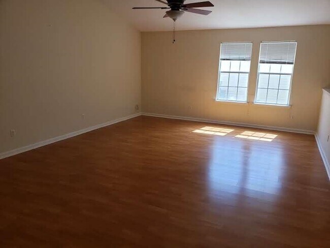 Foto del edificio - 5517 Green Meadows Ct