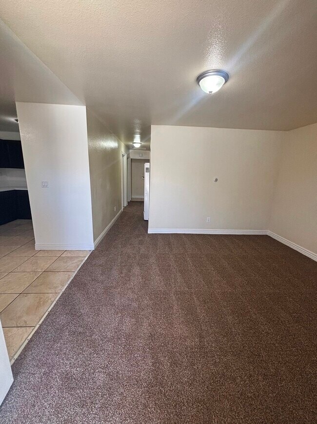Foto del edificio - 639 E 87th Pl