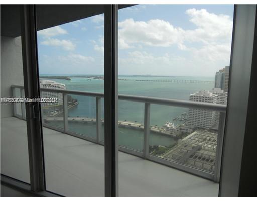 Foto del edificio - 495 Brickell Ave