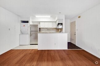 Building Photo - 9823 Walnut St
