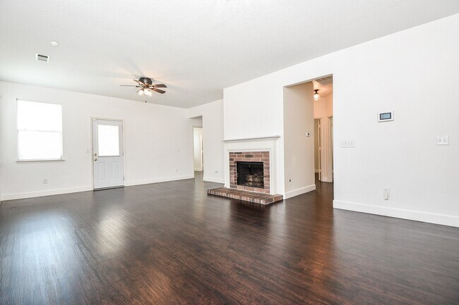 Foto del edificio - 2911 Copper Cliff Dr