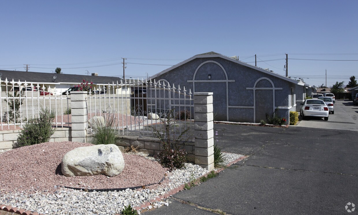 Primary Photo - 16230 Sequoia Ave