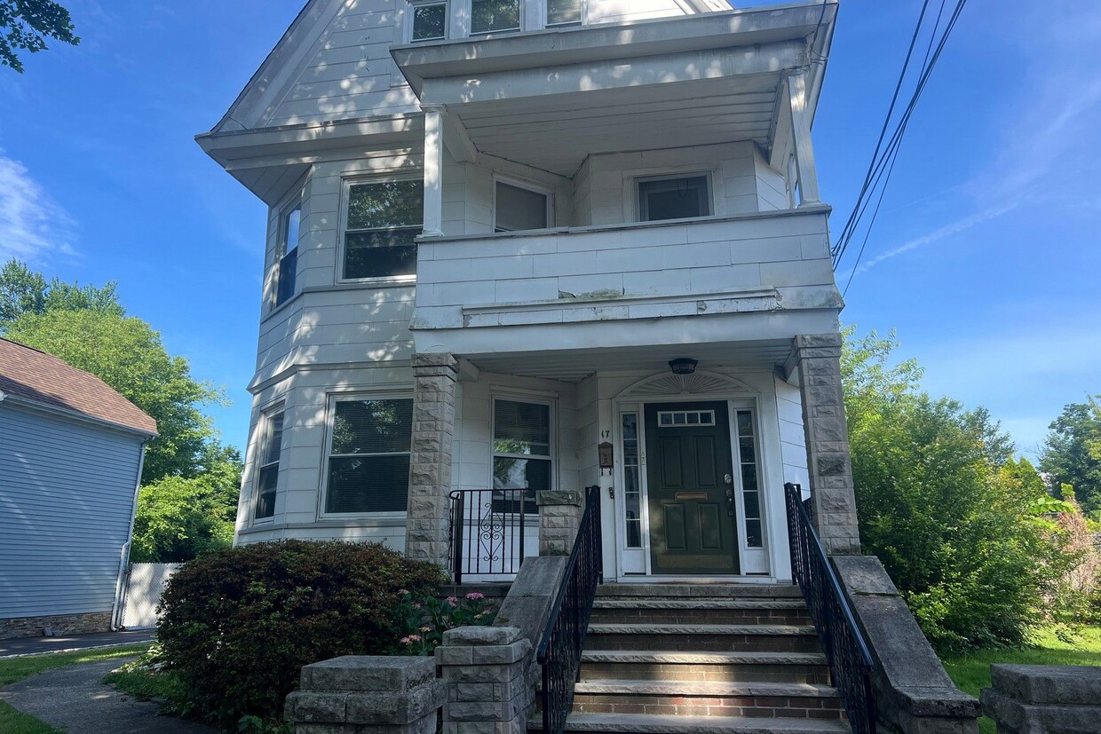 Primary Photo - 19 Spring St