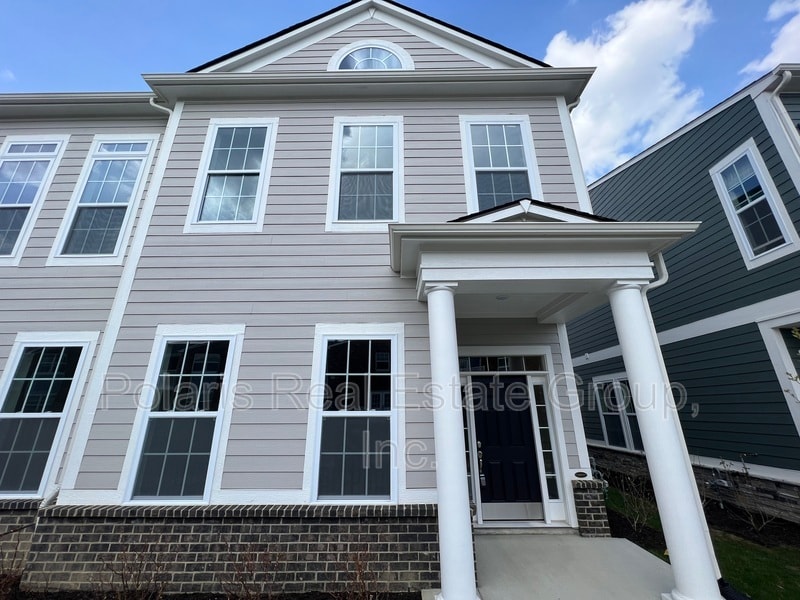 Foto principal - 561 Steinbeck Pl