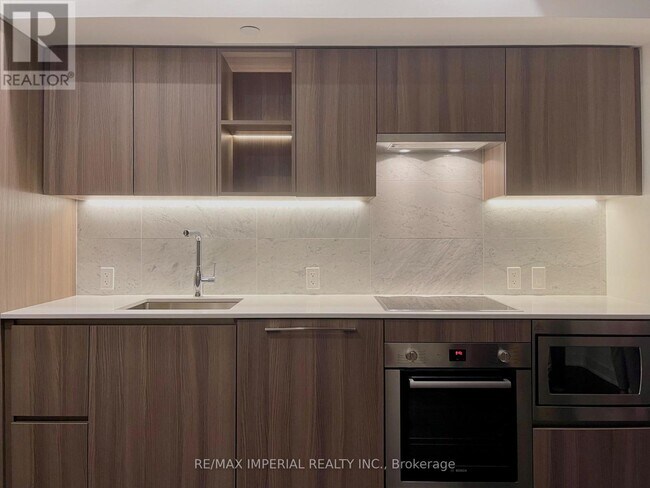 Photo du bâtiment - 19 Bathurst St