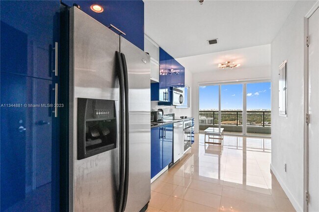 Foto del edificio - 60 SW 13th St