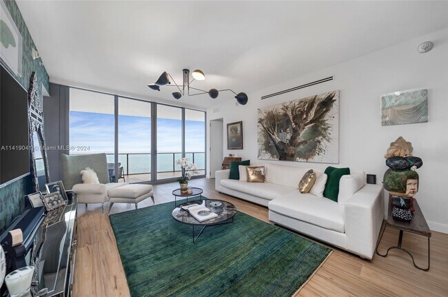Building Photo - 15701 Collins Ave