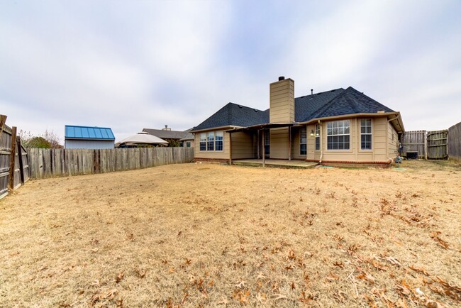 Building Photo - 3 Bed / 2 Bath STUNNING BROKEN ARROW HOUSE!!