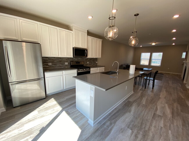 Building Photo - Room in Townhome on Adobe Pl