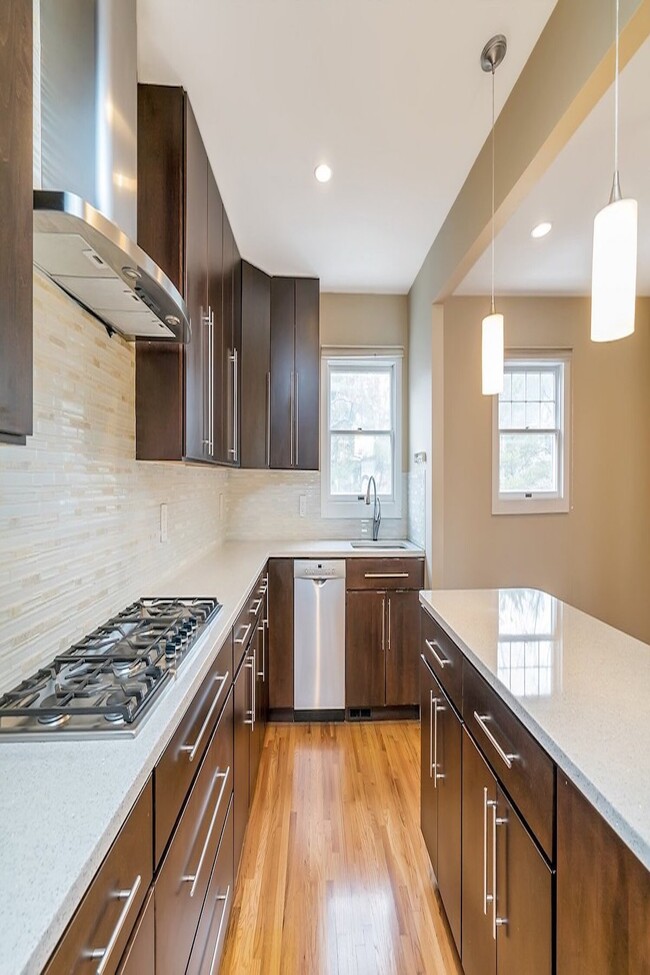 Building Photo - 47 Grand Cove Way