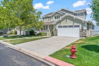 Building Photo - 2352 S Shorewood Dr