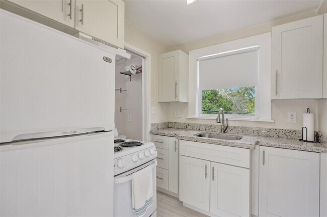 Foto del edificio - 639 SW 5th Ave