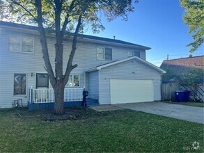 Building Photo - 206 Hillcrest Dr