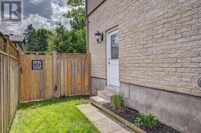 Building Photo - 65 Arkell Rd