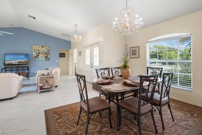 Foto del edificio - Cute and Cozy Family home on the Island.....Fully furnished..Available May 1-2024 at only $3800. ...