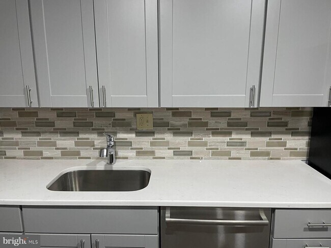 Foto del edificio - 904 Worthington Dr