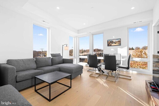 Foto del edificio - 30 Kennedy St NW