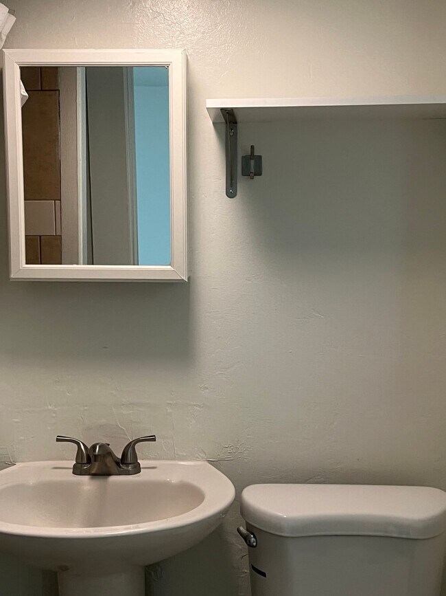 Foto del edificio - 826 E Lee St