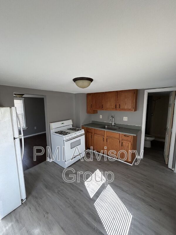 Foto del edificio - 323 1/2 SW Lindenwood Ave