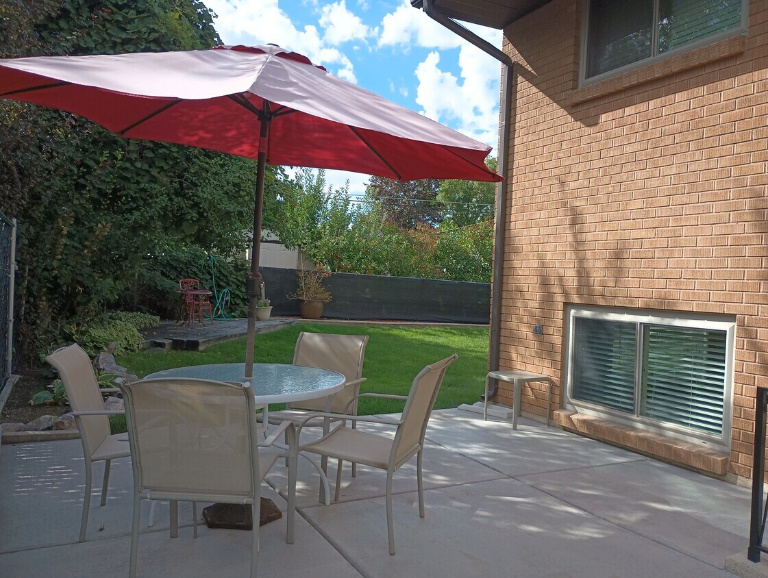 Building Photo - 3619 Van Buren Ave