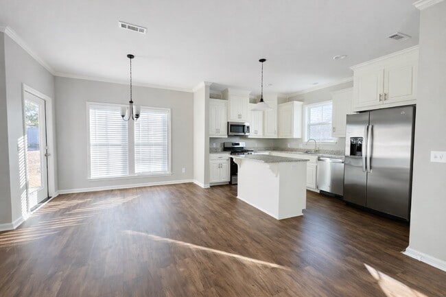 Building Photo - 514 Ridgeland Rd