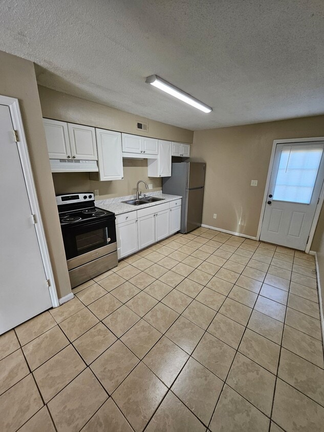 Photo - 2821 Club Plaza Rd (Raleigh, NC)