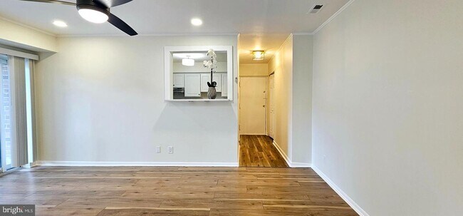 Foto del edificio - 114 Van Buren Rd