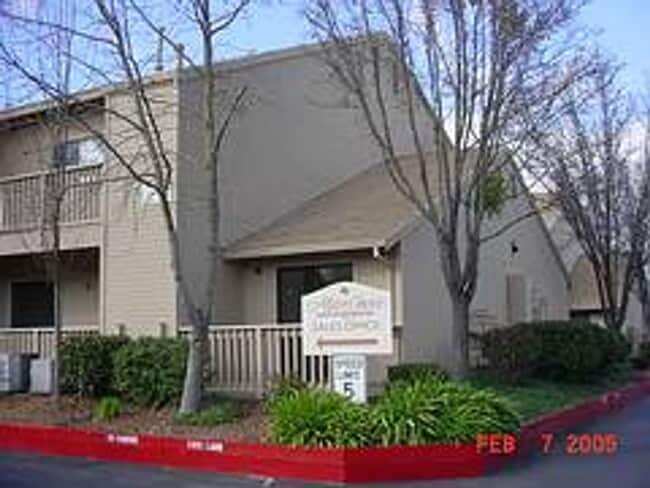 Building Photo - Condo on Madison Avenue. MOVE IN SPECIAL. ...