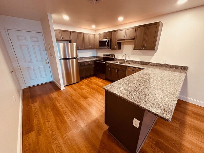 Building Photo - 40 Grant St