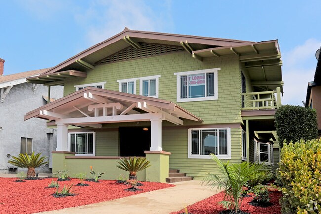 Foto del edificio - 2926-2928 S Normandie Ave