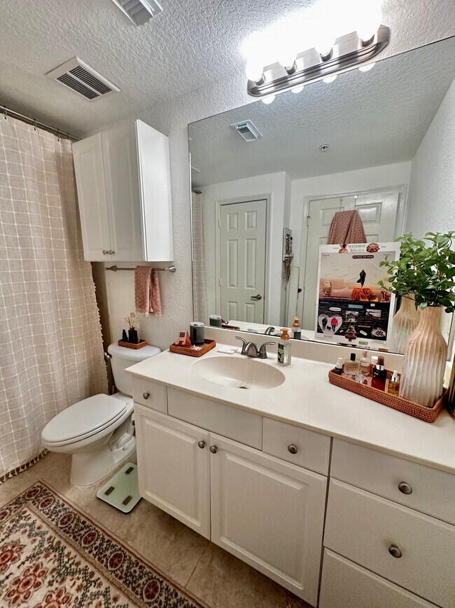 Foto del edificio - 8539 Gate Pkwy W