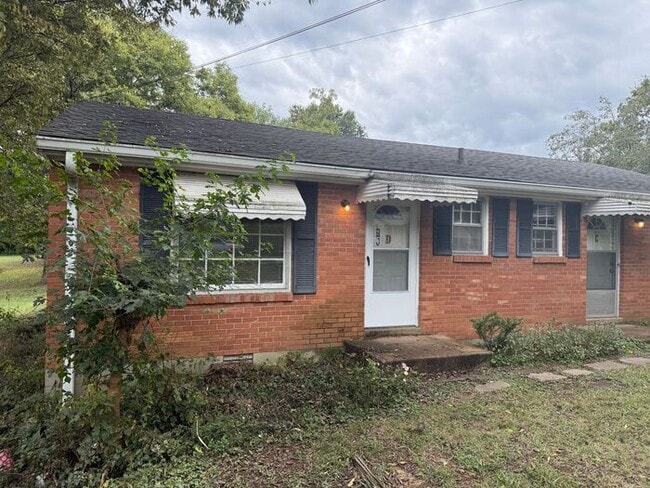 Building Photo - Cute 1 Bedroom in East Nashville!