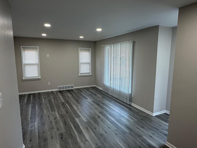 Foto del edificio - 3 Bedroom Renovated Ranch