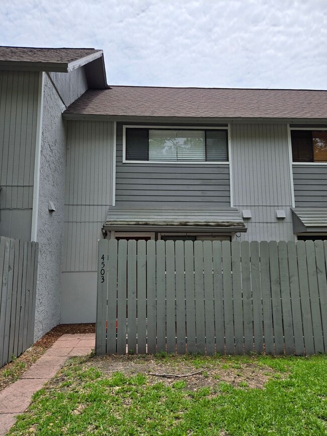 Building Photo - 4503 NW 41 Pl