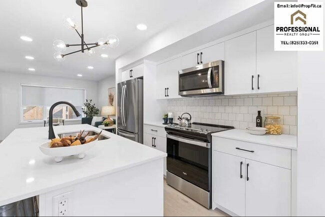 Photo du bâtiment - 7462 Klapstein Cres SW