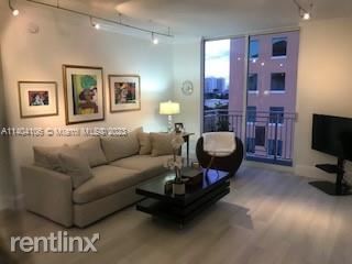 Foto del edificio - 2 br, 2 bath Condo - 2030 S Douglas Rd Apt...