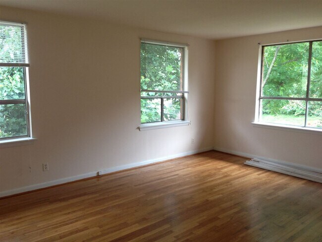 Foto del edificio - 2420 Arlington Blvd