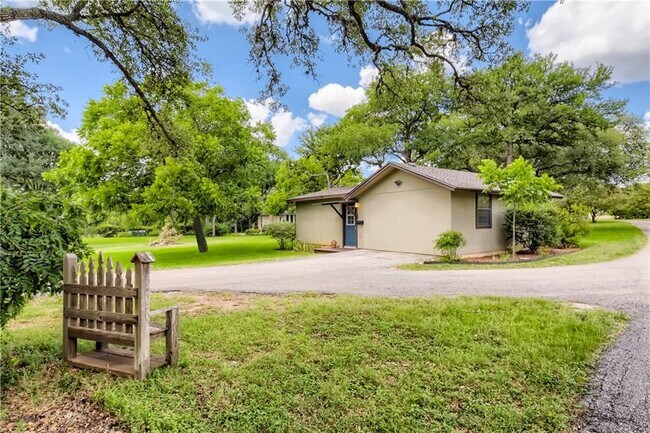 Building Photo - 16112 Oak Grove Rd