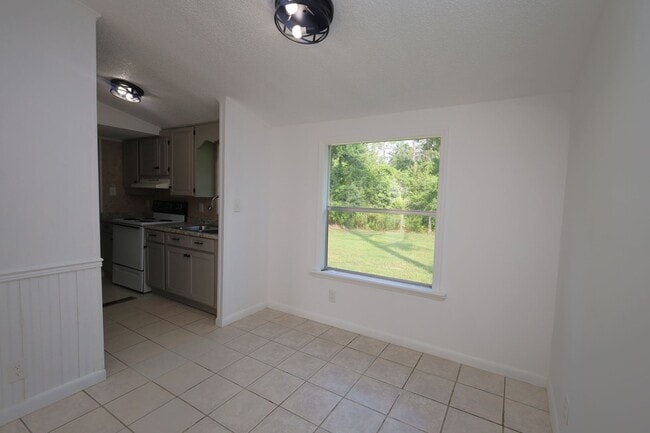 Building Photo - 808 Penny Pl