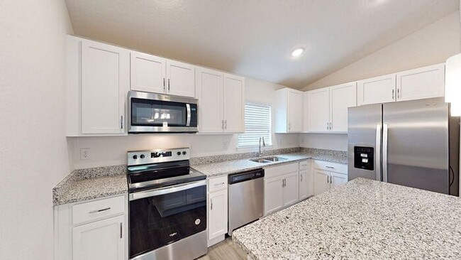 Building Photo - Stunning 3/2 Home in Palm Bay