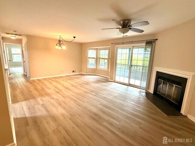 Foto del edificio - 902 Woodhaven Dr