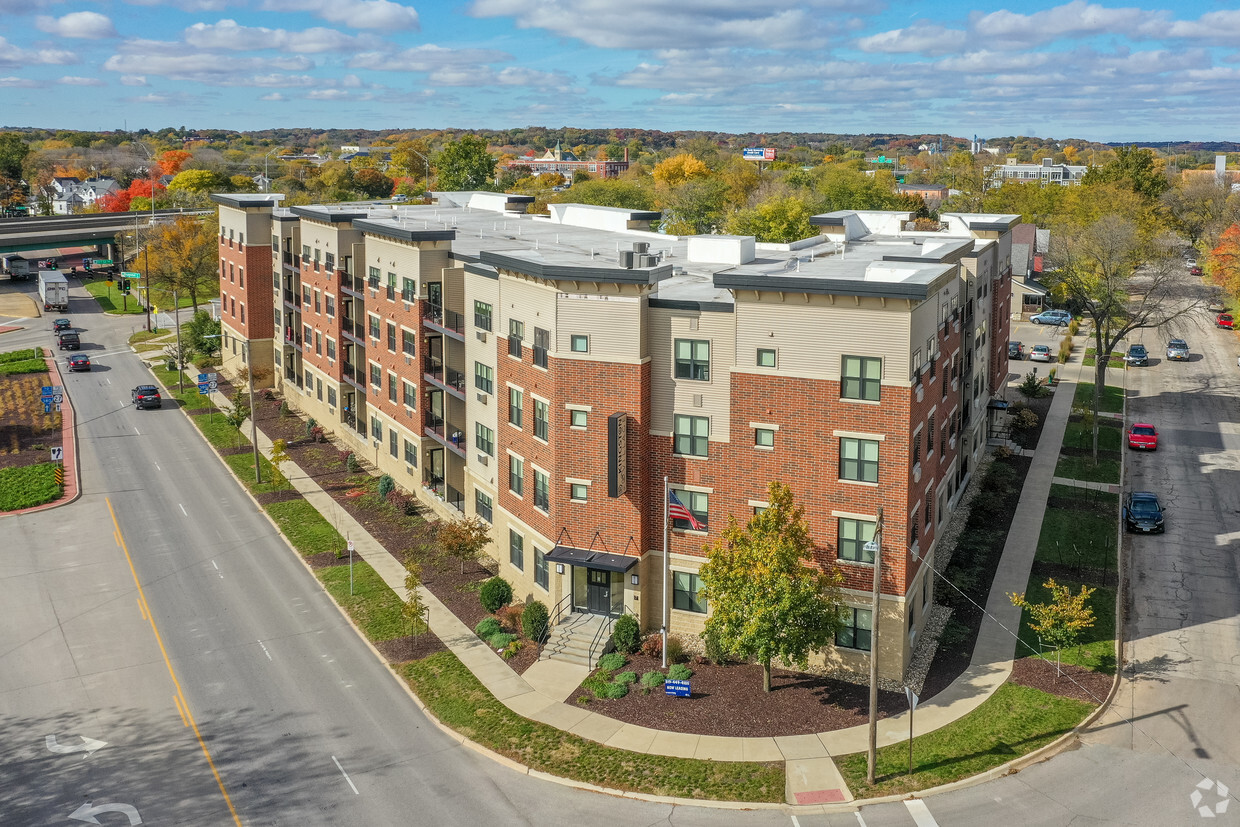 Primary Photo - Kingston Village Apartments