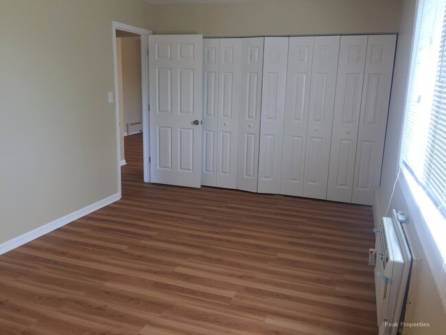 Foto del edificio - 21 N Main St