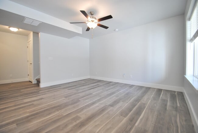 Building Photo - 2041 N 380 E