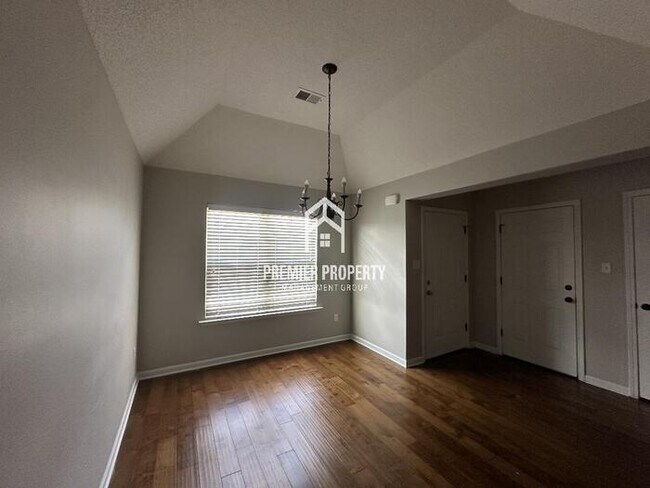 Building Photo - 9428 Eckley Pl