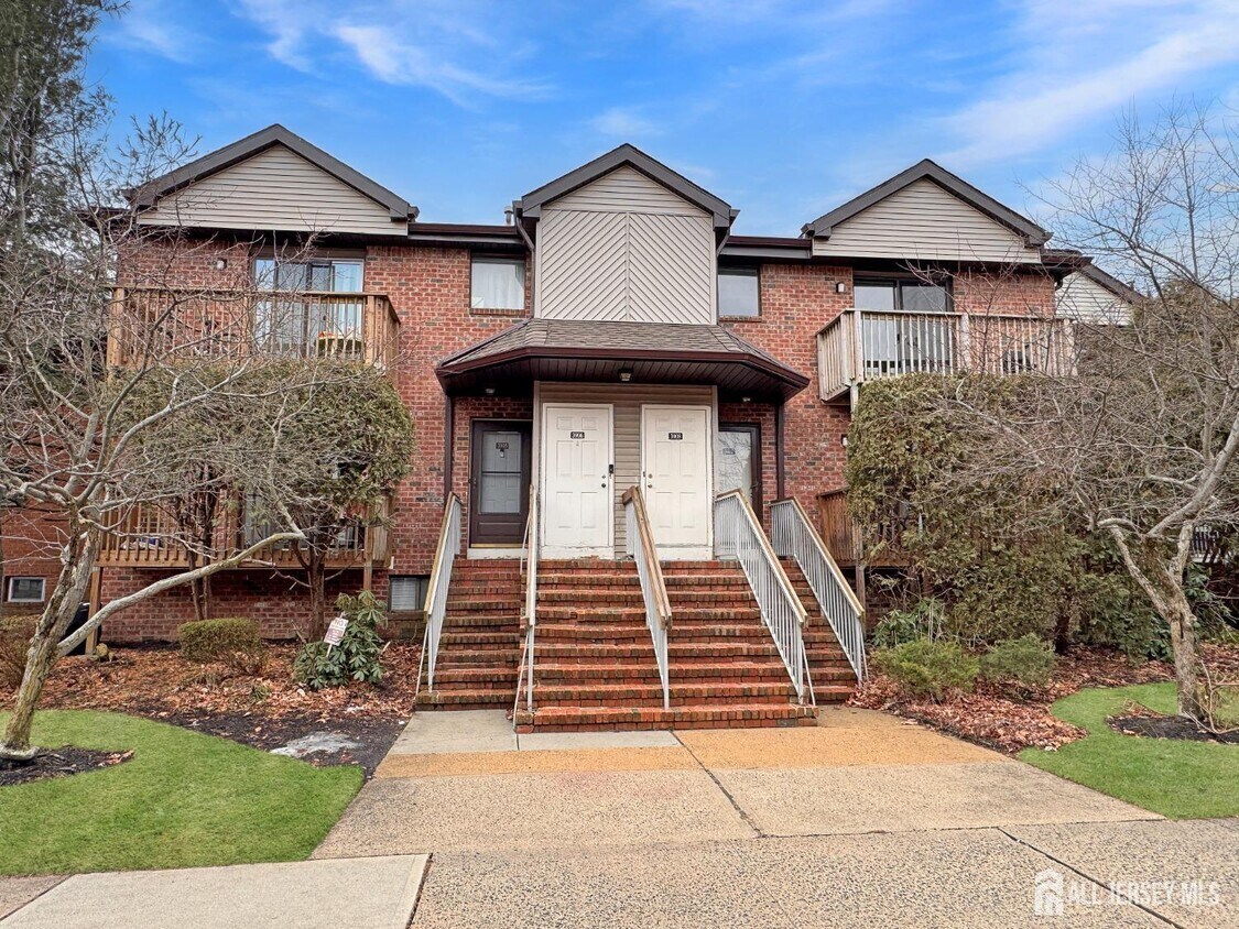 Foto principal - 3908 Birchwood Ct